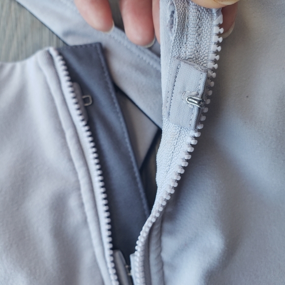 Fabletics High-Impact Zip Front Sports Bra - Picture 4 of 5